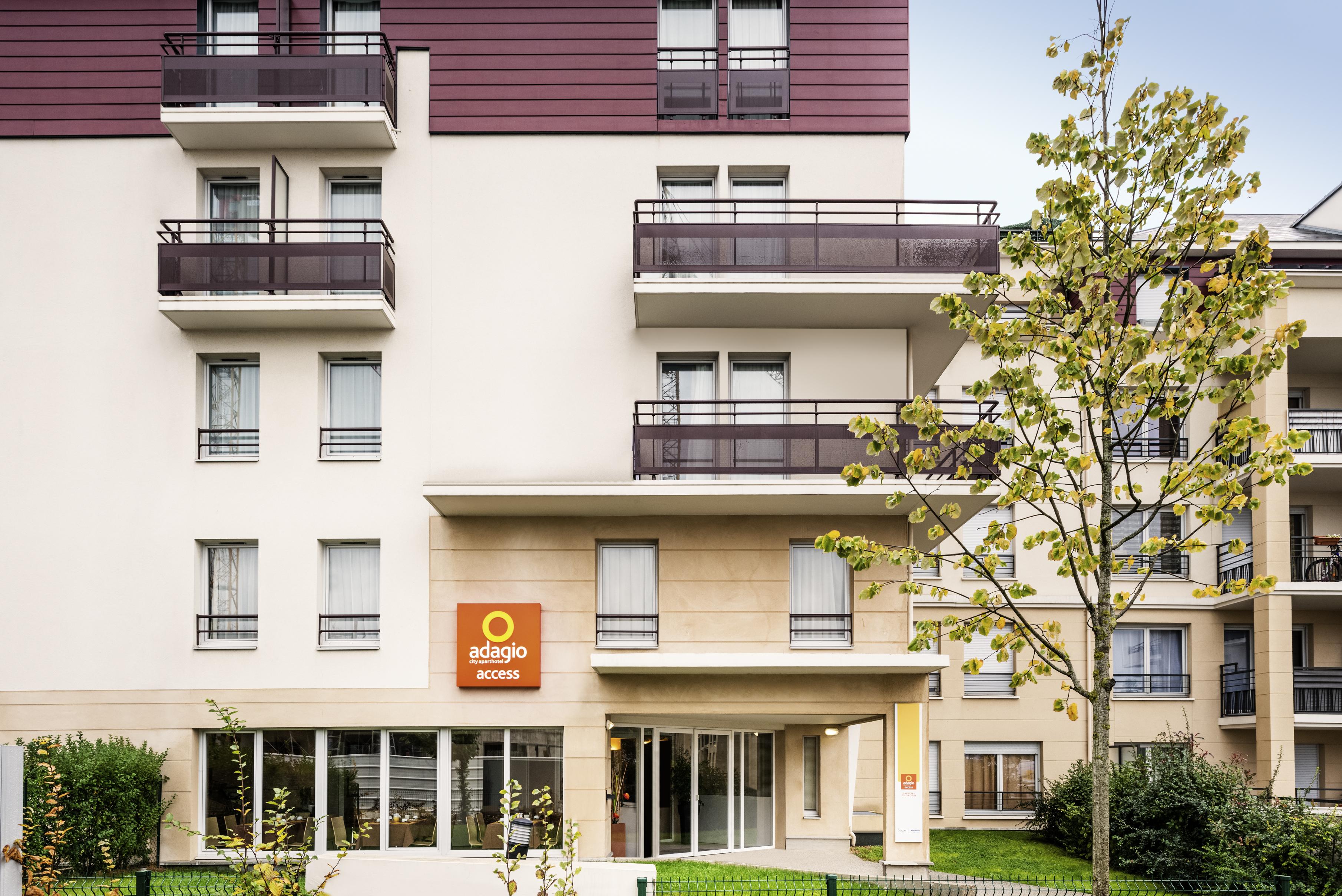 Aparthotel Adagio Access Carrieres Sous Poissy Bagian luar foto